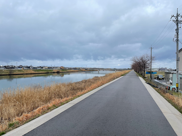 犀川沿いの自転車道