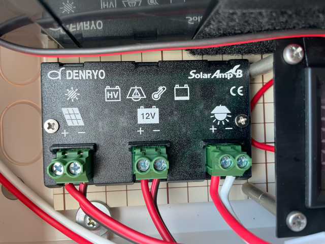 12V対応 国内メーカー 電菱製 DENRYO PWM方式 10A ソーラーチャージコントローラー
